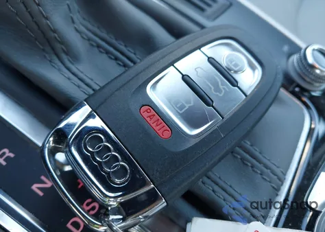 2014 Audi A4 2.0T Premium z USA, uszkodzony, nr VIN WAUFFAFLXEN012891